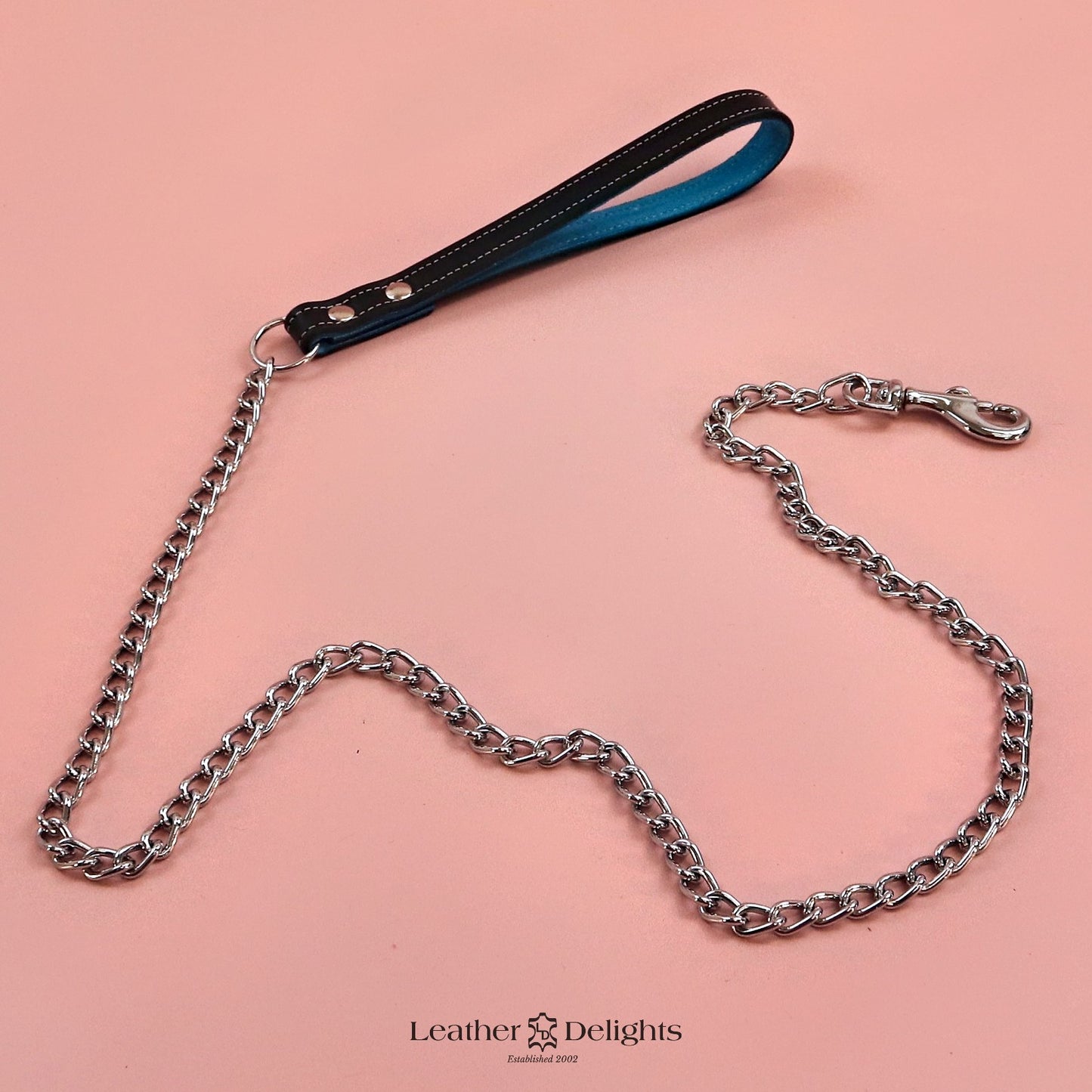 Laisse en chaîne avec poignée en cuir doublée de daim